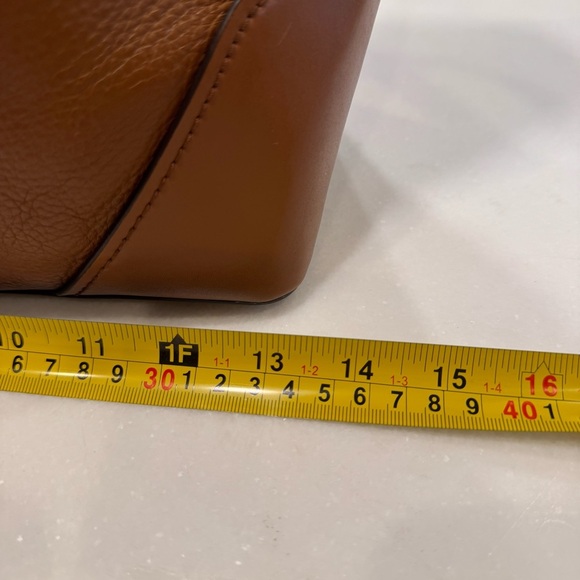 Michael Kors Aria Leather Top Zip Large Tote Handbag Tan/Brown - Picture 10 of 16